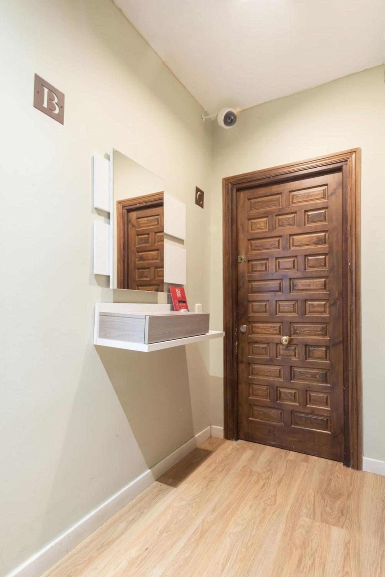 Apartamentos Day Madrid Plaza De Espana Centro Gran Via Sol Malasana Екстериор снимка