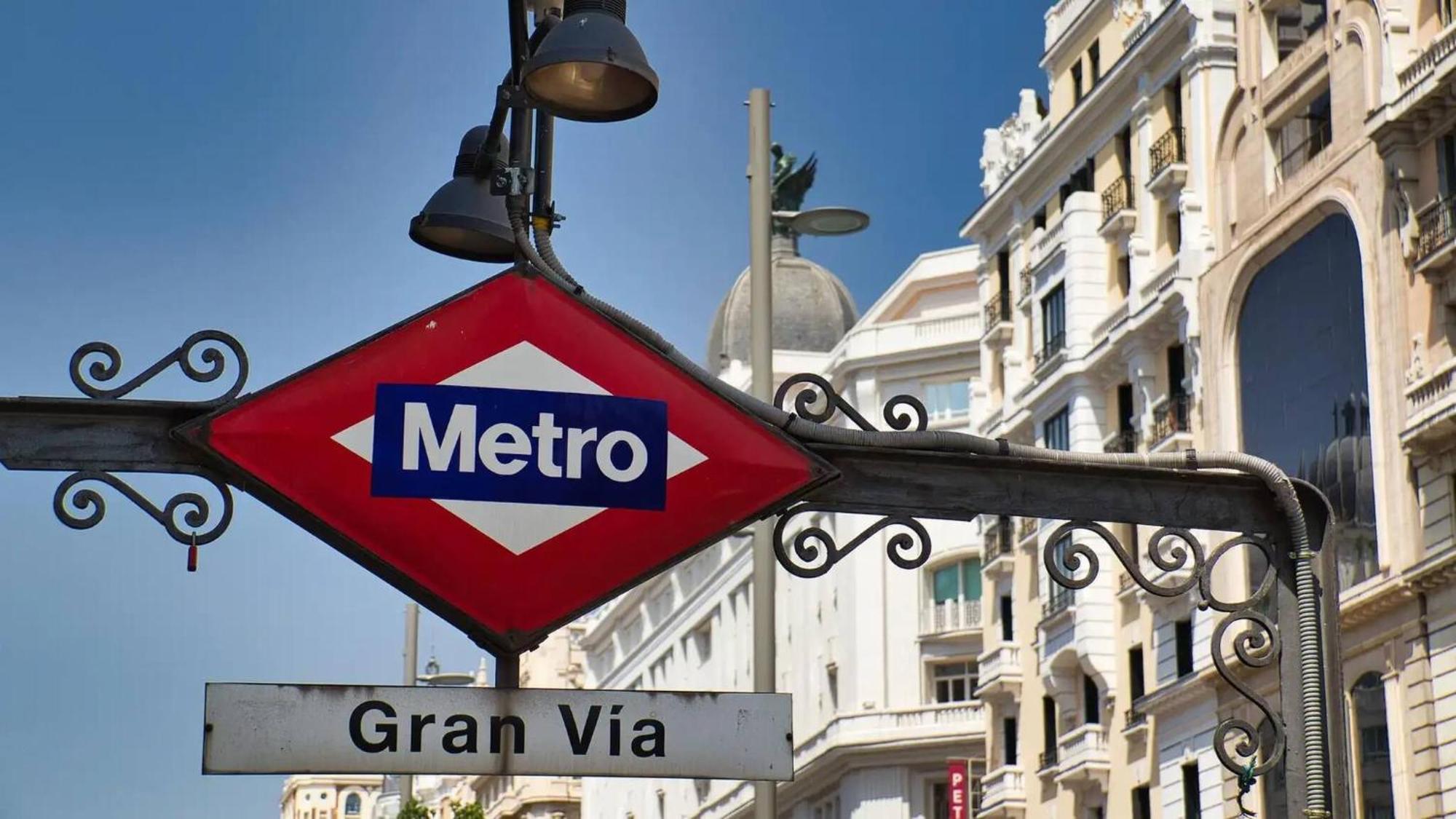 Apartamentos Day Madrid Plaza De Espana Centro Gran Via Sol Malasana Екстериор снимка
