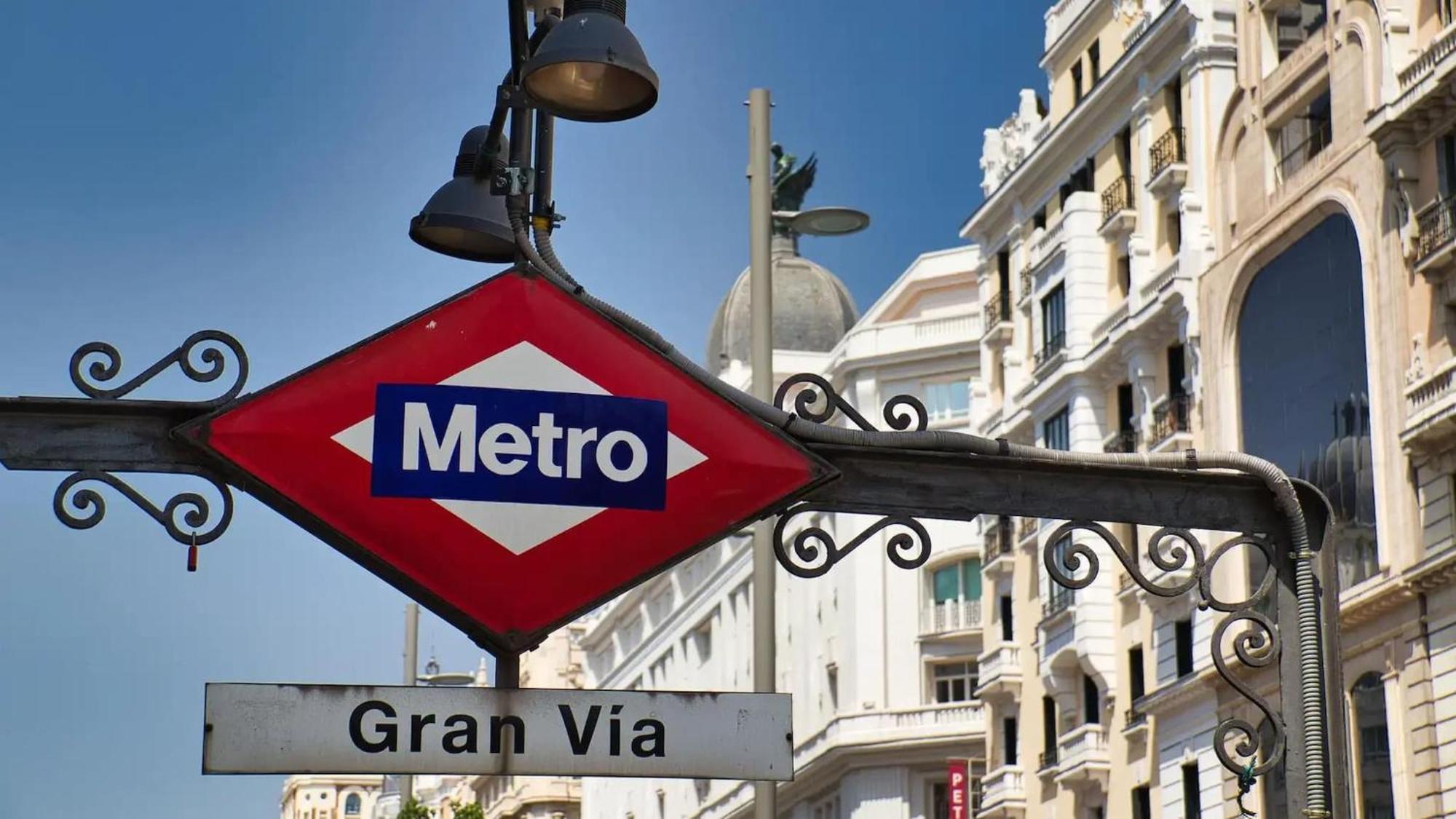 Apartamentos Day Madrid Plaza De Espana Centro Gran Via Sol Malasana Екстериор снимка