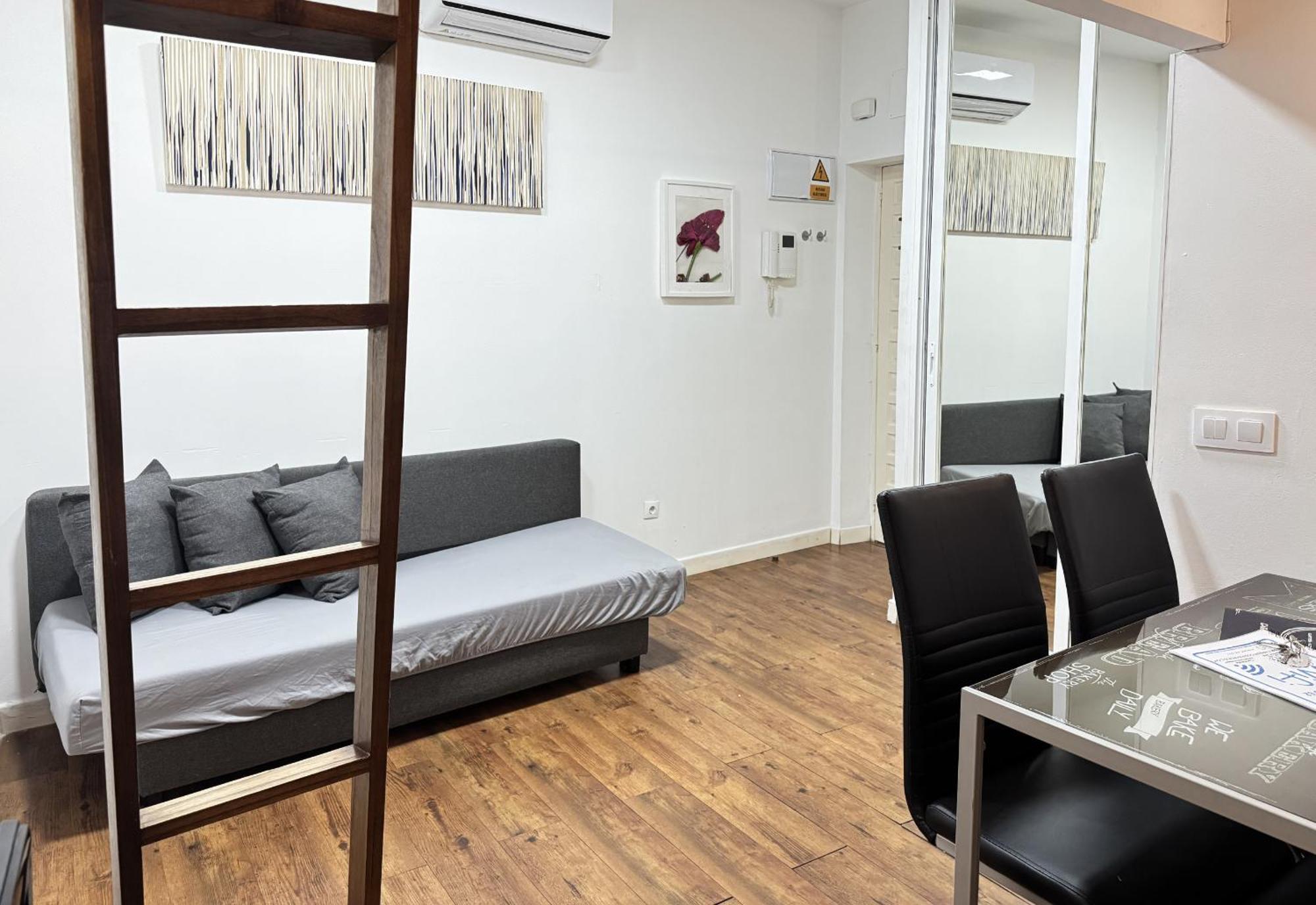 Apartamentos Day Madrid Plaza De Espana Centro Gran Via Sol Malasana Екстериор снимка