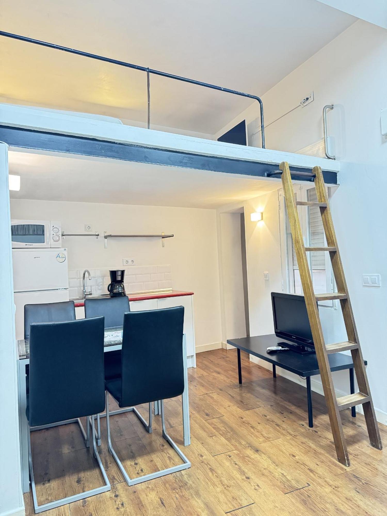Apartamentos Day Madrid Plaza De Espana Centro Gran Via Sol Malasana Екстериор снимка
